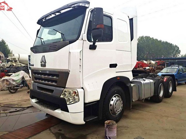 Used HOWO A7 Tractor Truck low roof title=